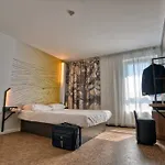 Hotell Poitiers Aeroport 3*
