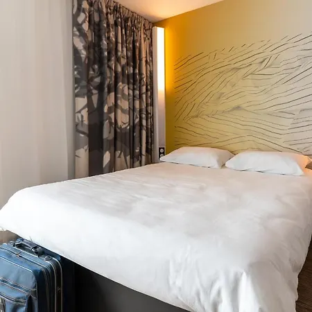 Poitiers Aeroport Hotel 3*