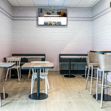 Hotel Poitiers Aeroport 3*