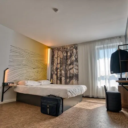 Hotel Poitiers Aeroport 3*