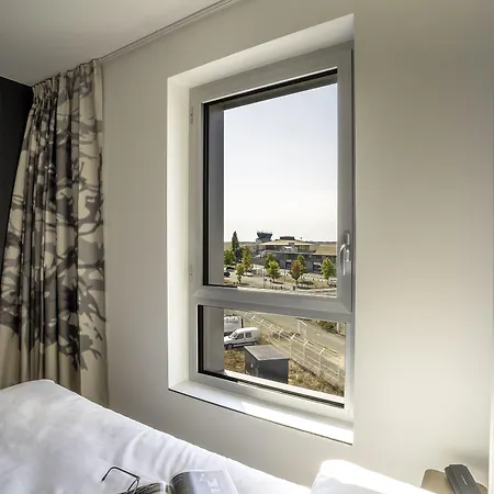 Poitiers Aeroport Hotel 3*