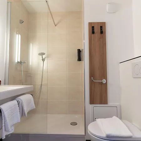 Poitiers Aéroport Hotel 3*