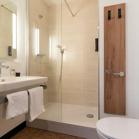 Poitiers Aeroport Hotel 3*