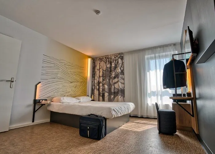 Hotel Poitiers Aéroport 3*