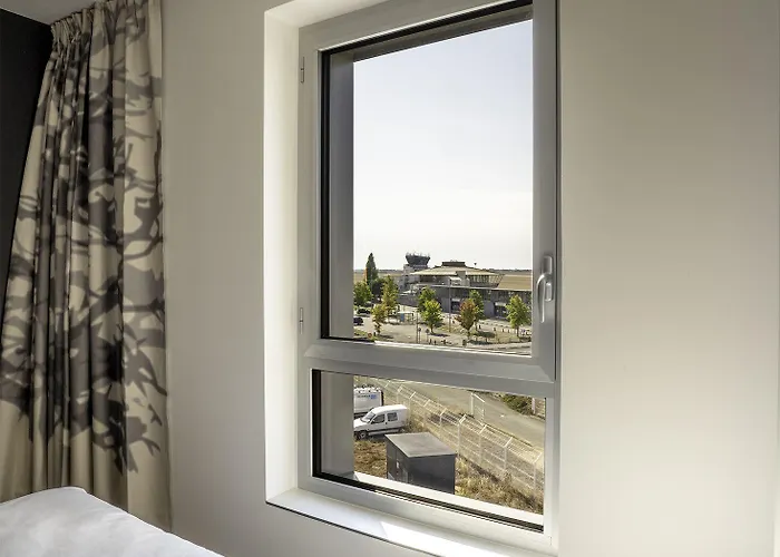 Poitiers Aéroport Hotel 3*