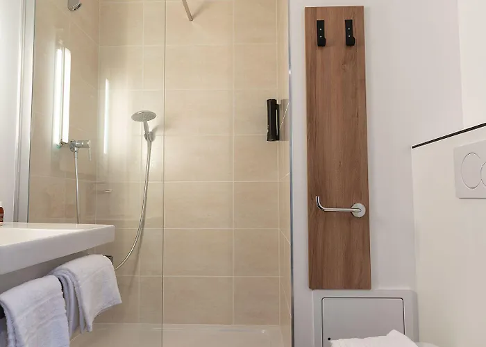 Poitiers Aéroport Hotel 3*